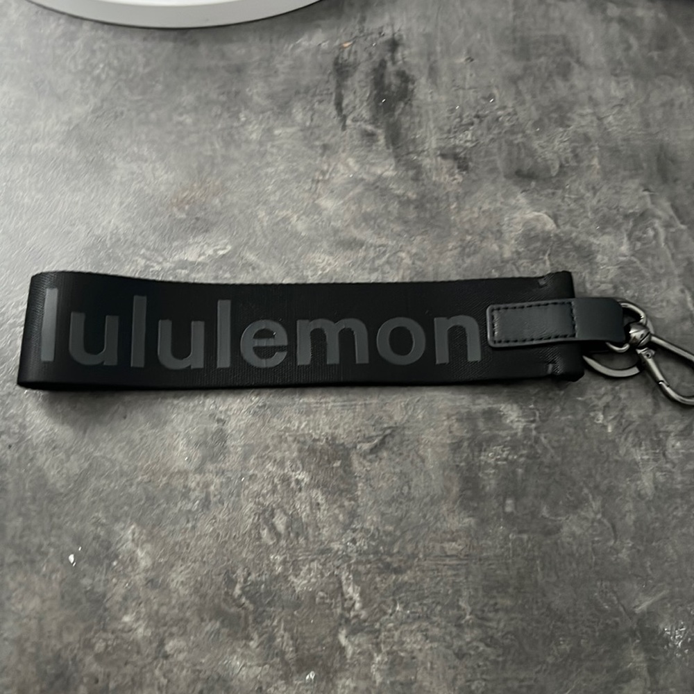 lululemon black key chain